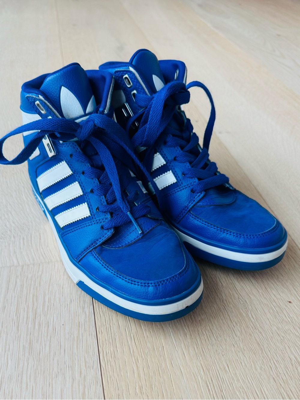 Adidas Originals Hard Court Hi High Top Sneakers Blue White Retro
